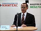 Рабочий момент пресс-конференции: В. Обручев отвечает на вопросы журналистов